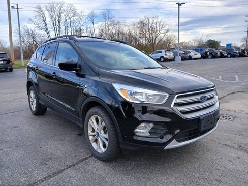 Used 2018 Ford Escape SE image 3
