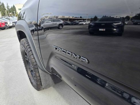 Used 2023 Toyota Tacoma TRD Off-Road image 23