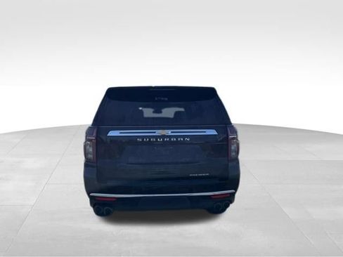Used 2024 Chevrolet Suburban Premier AWD/4WD image 4