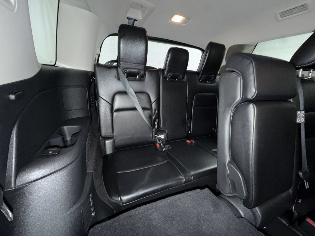Used 2024 Nissan Pathfinder SL AWD/4WD image 21
