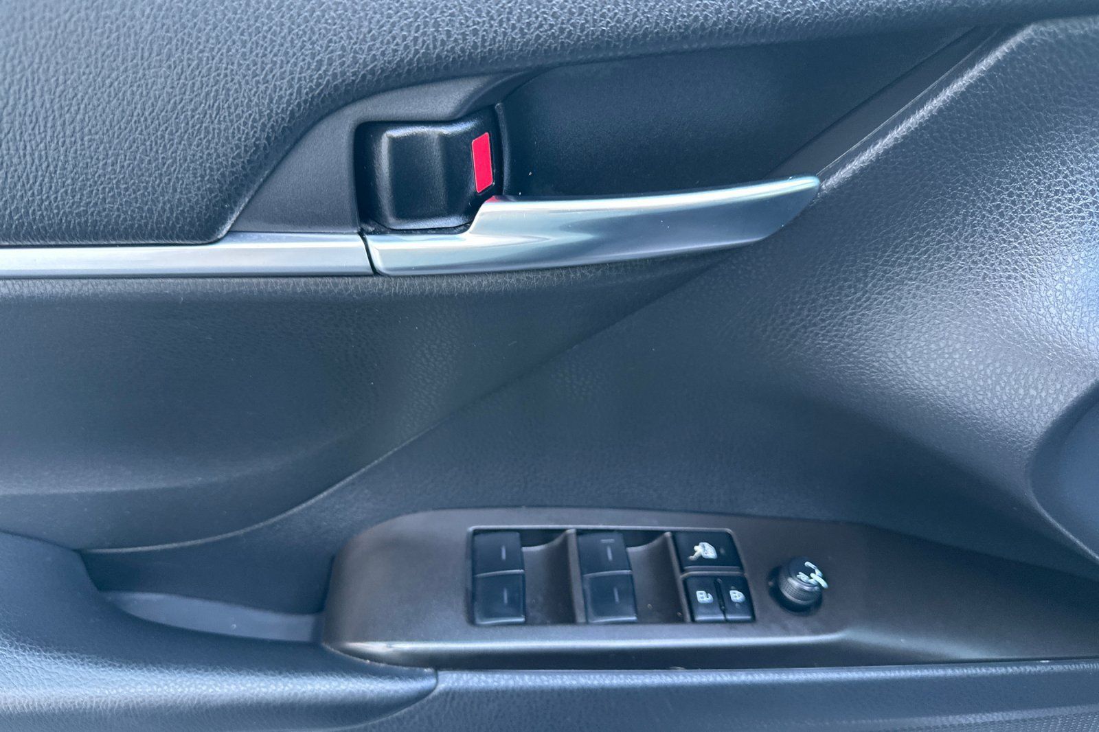 Certified 2023 Toyota Camry SE FWD image 11