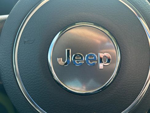 Used 2016 Jeep Wrangler Unlimited Rubicon w/ Connectivity Group image 20