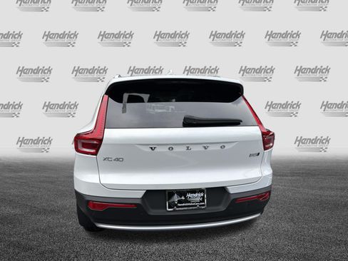 Used 2023 Volvo XC40 B5 Plus w/ Climate Package AWD/4WD image 9