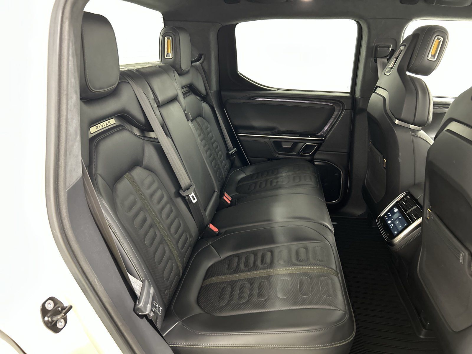 Used 2022 Rivian R1T Adventure AWD/4WD image 22