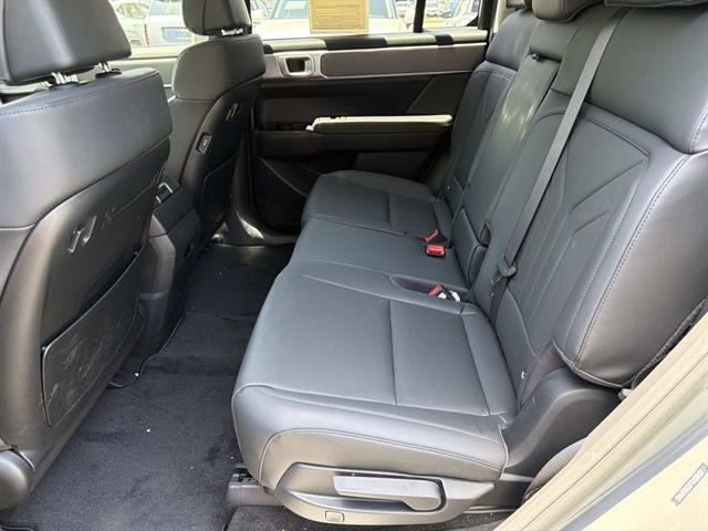 Used 2026 Hyundai Santa Fe SEL FWD image 15