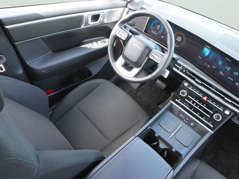 Used 2025 Hyundai Santa Fe SE FWD image 28
