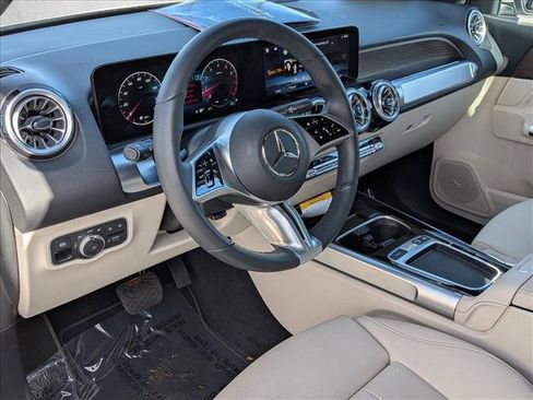 Certified 2025 Mercedes-Benz GLB 250 image 10