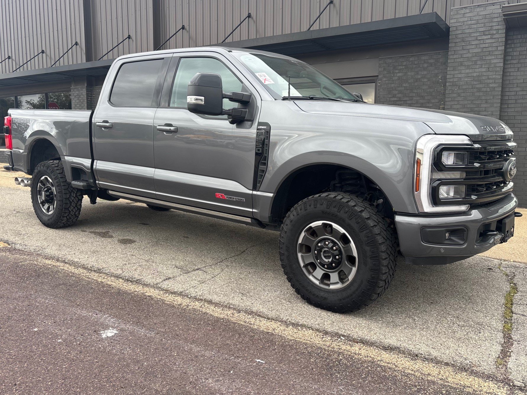 Used 2024 Ford F250 Lariat w/ Lariat Ultimate Package AWD/4WD image 3