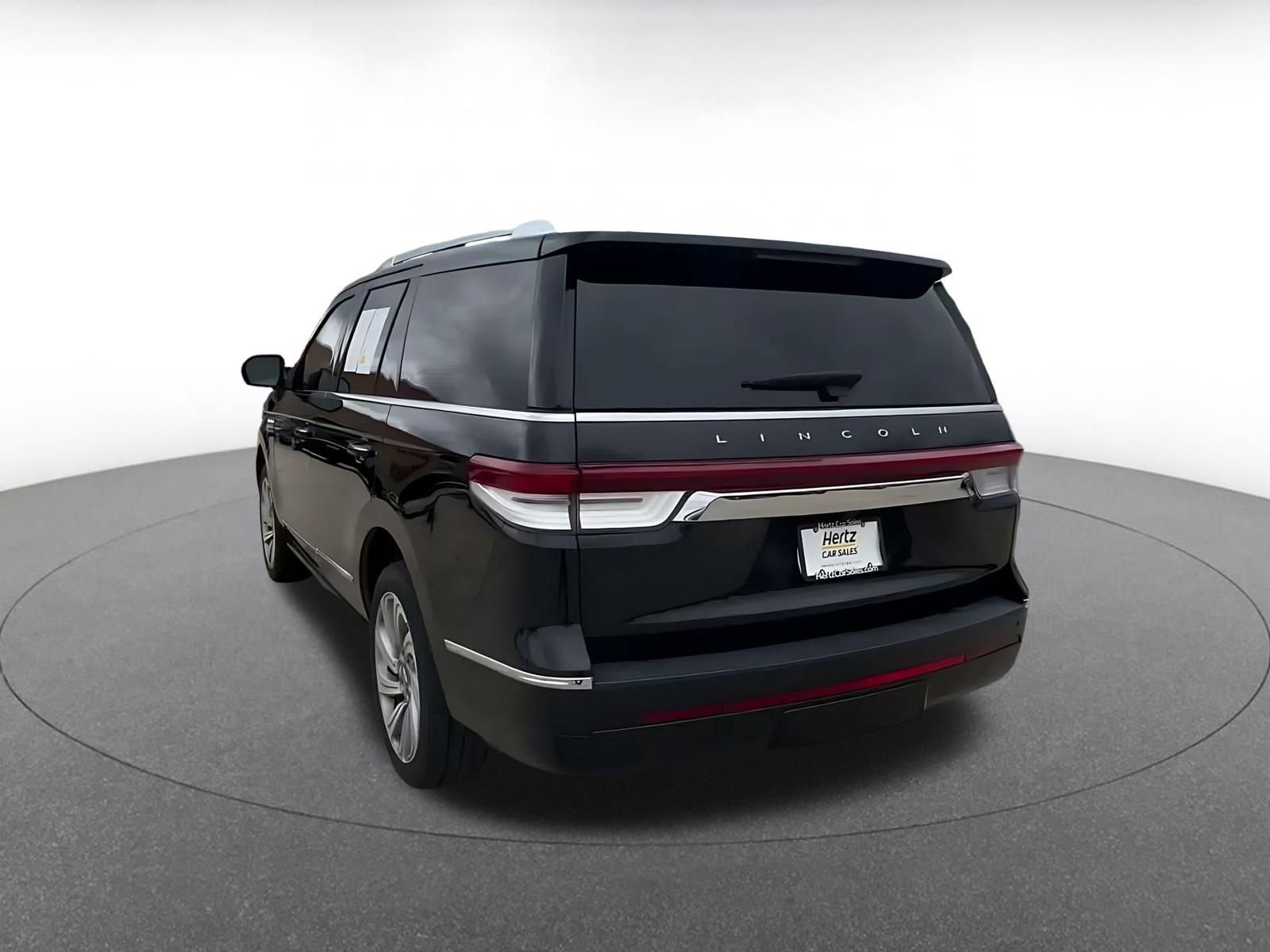 Used 2022 Lincoln Navigator Reserve RWD image 10