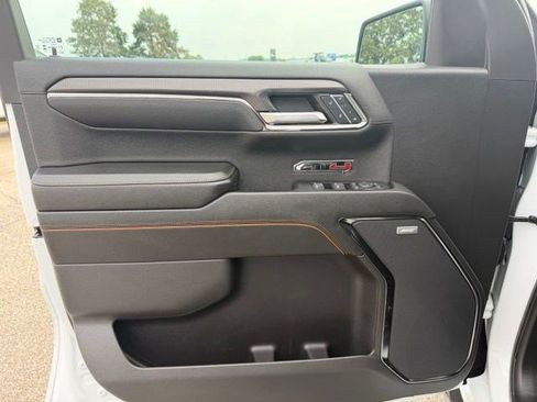 Used 2024 GMC Sierra 1500 AT4 w/ Technology Package AWD/4WD image 16