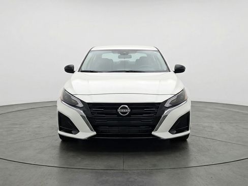 Used 2025 Nissan Altima 2.5 SV image 2