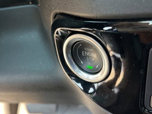 Used 2025 Chevrolet Silverado 1500 High Country w/ Technology Package image 27