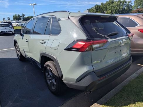 Used 2022 Toyota RAV4 XLE FWD image 4