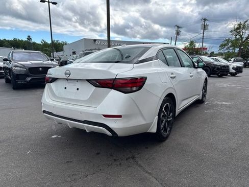 Used 2025 Nissan Sentra SV FWD image 2