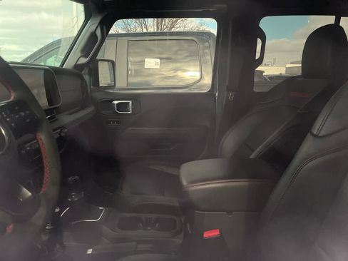 Used 2024 Jeep Wrangler Unlimited Rubicon image 29