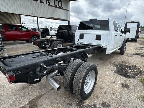 New 2026 RAM 5500 Tradesman w/ Chrome Appearance Group AWD/4WD image 4