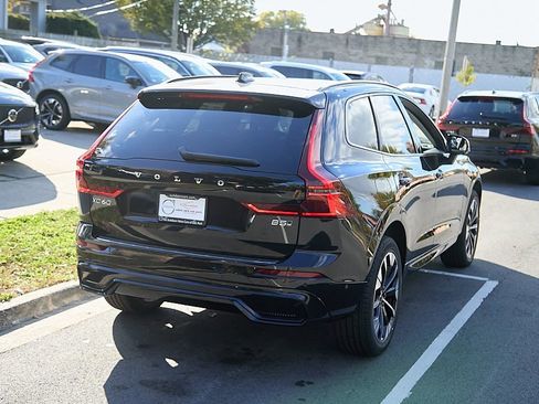 New 2026 Volvo XC60 B5 Plus w/ Protection Package Premier image 9