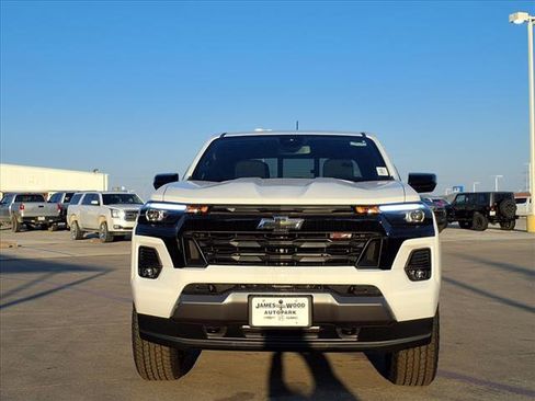 New 2025 Chevrolet Colorado Z71 w/ Midnight Edition image 2