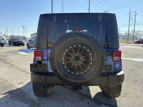 Used 2010 Jeep Wrangler Unlimited Sport image 7