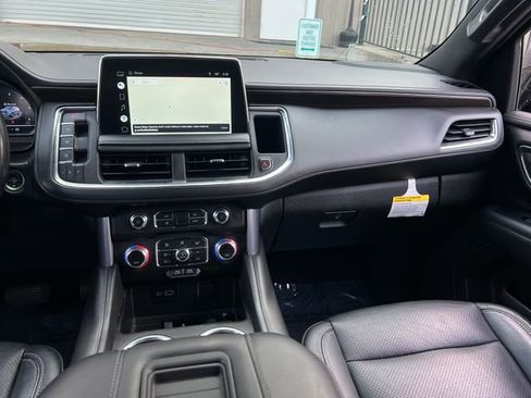 Used 2022 GMC Yukon XL SLE w/ Gmc Pro Safety Plus Package image 14