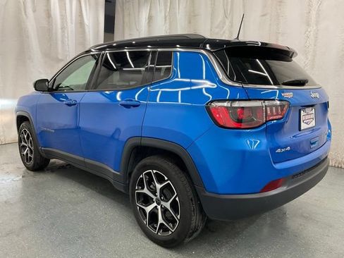 Used 2025 Jeep Compass Limited AWD/4WD image 5