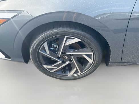 New 2026 Hyundai Elantra Limited FWD image 23
