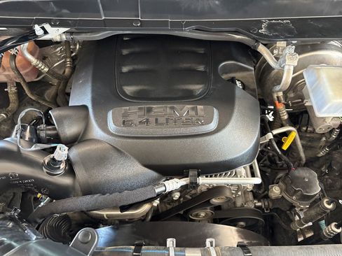 Used 2024 RAM 2500 Tradesman w/ Chrome Appearance Group AWD/4WD image 32