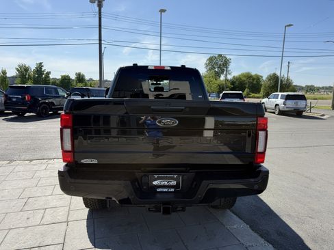 Used 2022 Ford F250 Lariat w/ Black Appearance Package AWD/4WD image 5
