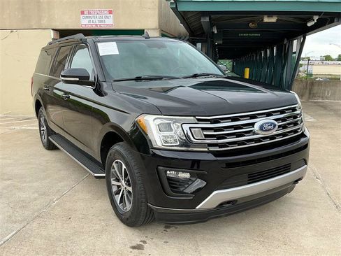 Used 2018 Ford Expedition Max XLT w/ Equipment Group 202A AWD/4WD image 9