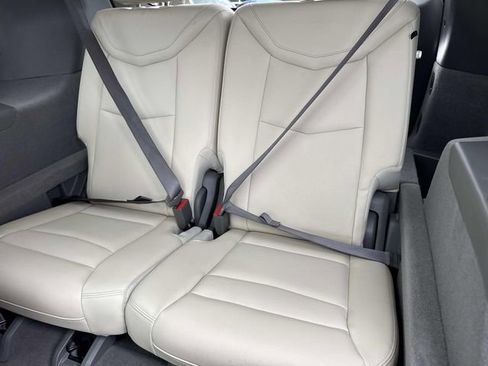 Used 2025 Cadillac XT6 Premium Luxury AWD/4WD image 14