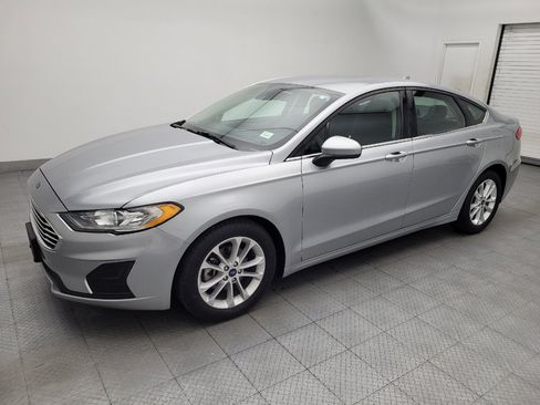 Used 2020 Ford Fusion SE FWD image 2