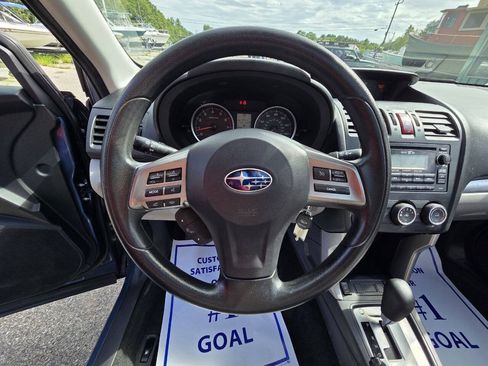 Used 2014 Subaru Forester 2.5i Premium w/ All-Weather Package AWD/4WD image 22