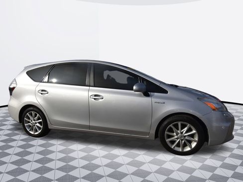 Used 2014 Toyota Prius V Five image 3