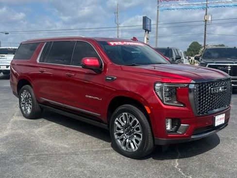 Used 2024 GMC Yukon XL Denali Ultimate AWD/4WD image 1
