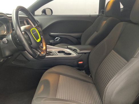Used 2019 Dodge Challenger SXT RWD image 17