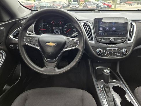 Used 2020 Chevrolet Malibu LT FWD image 18