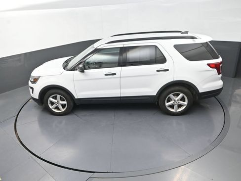 Used 2018 Ford Explorer 4WD w/ Class II Trailer Tow Package image 18