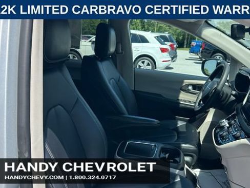 Used 2024 Chrysler Pacifica Touring-L FWD image 40