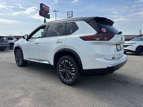 New 2026 Nissan Rogue Platinum image 4