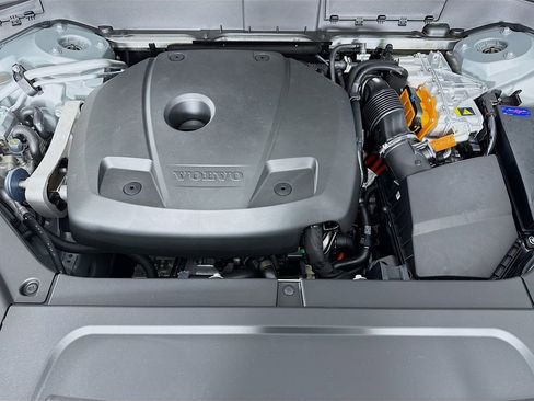 New 2026 Volvo XC90 T8 Plus w/ Protection Package Premier image 33
