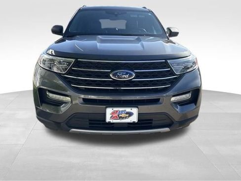 Used 2020 Ford Explorer XLT w/ Equipment Group 202A AWD/4WD image 2