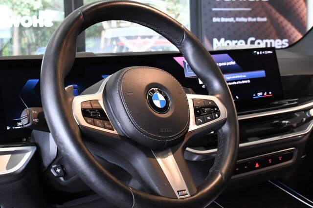 Used 2025 BMW X5 xDrive40i w/ M Sport Package AWD/4WD image 27