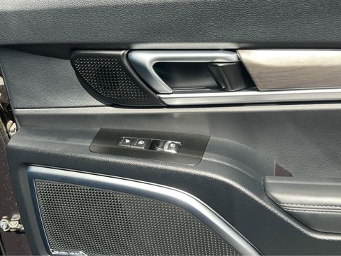 Used 2025 Kia Telluride SX Prestige X-Pro AWD/4WD image 22