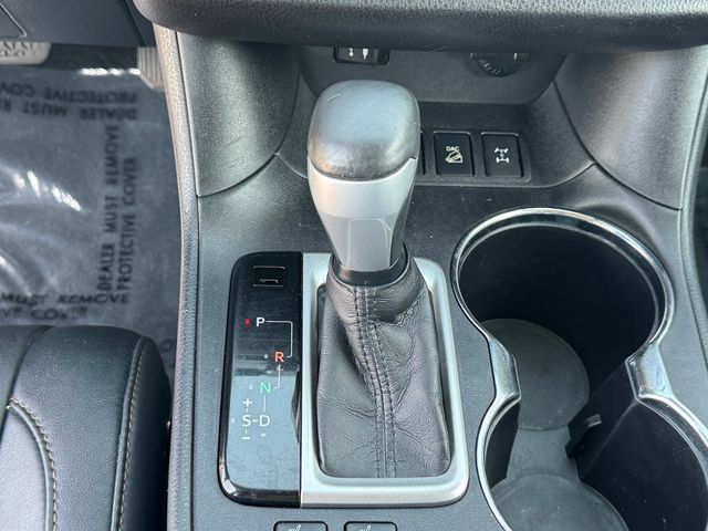 Used 2015 Toyota Highlander XLE AWD/4WD image 24