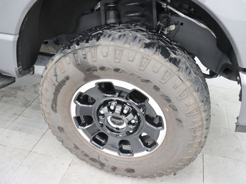 Used 2025 Ford F250 Lariat w/ Lariat Ultimate Package AWD/4WD image 3