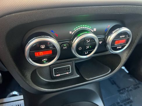 Used 2015 FIAT 500L Easy FWD image 31