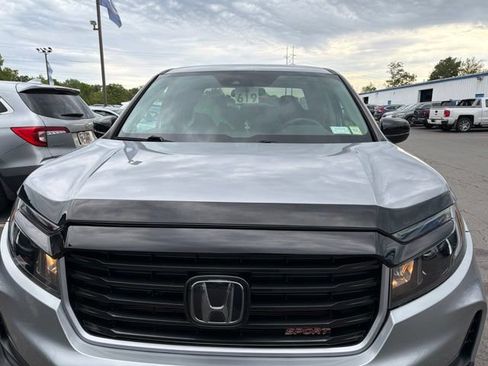 Used 2021 Honda Ridgeline Sport image 3