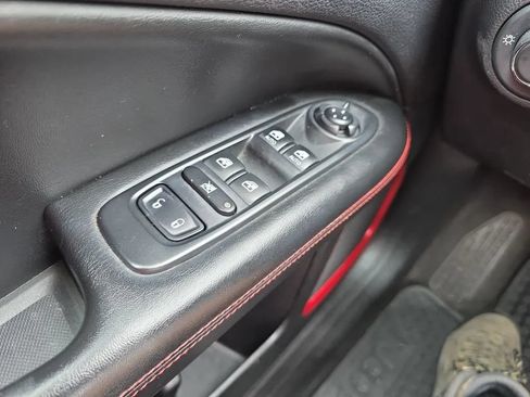 Used 2019 Jeep Compass Trailhawk AWD/4WD image 25