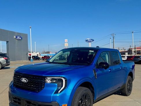 New 2026 Ford Maverick Lariat w/ Black Appearance Package image 2