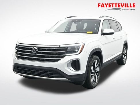 Used 2024 Volkswagen Atlas SE image 1